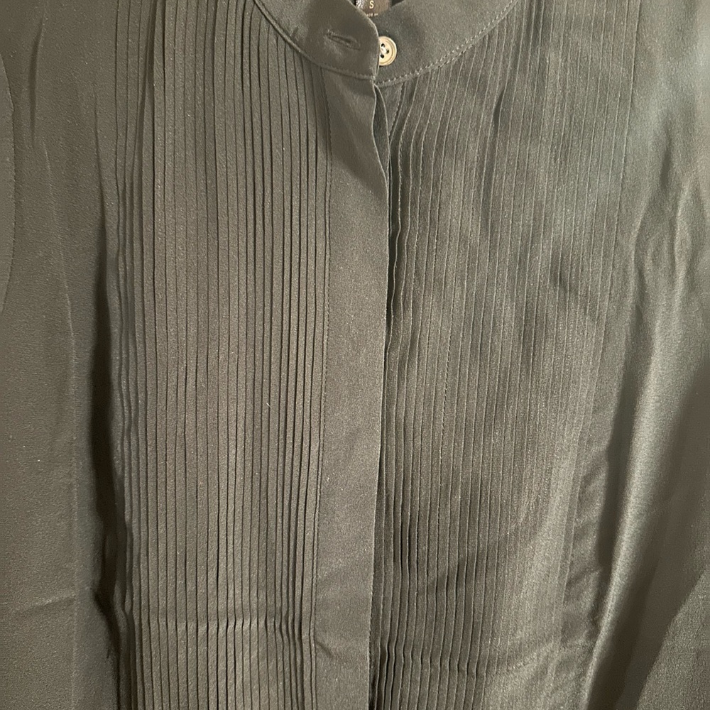 Banana Republic 100% Silk Blouse with Pintucked Front, Size Small Tall. - Picture 5 of 8